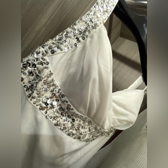 BRAND NEW premium White Maxi Dress -bridal/wedding/Prom in size Small - Picture 2 of 5